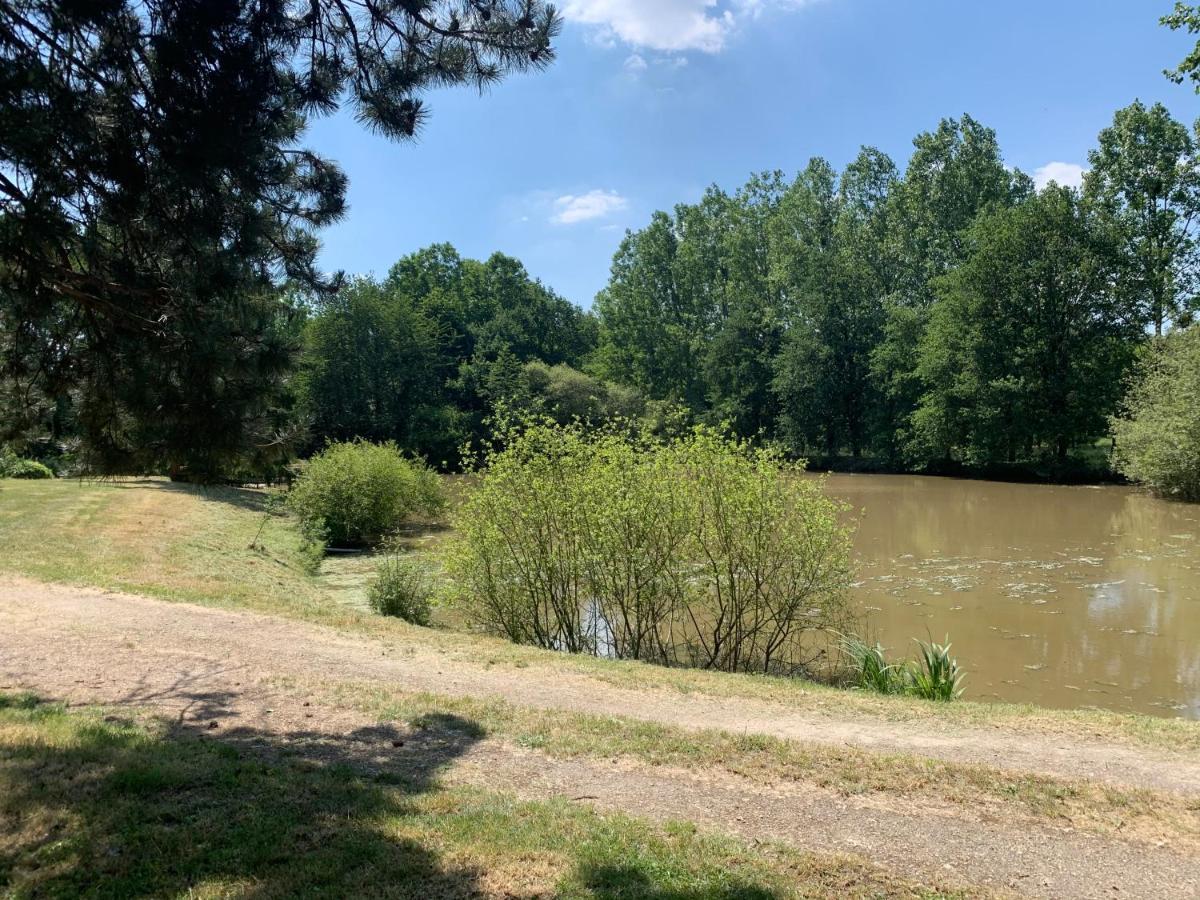 L'Etang Des 7 Hotell Le Controis-en-Sologne Exteriör bild